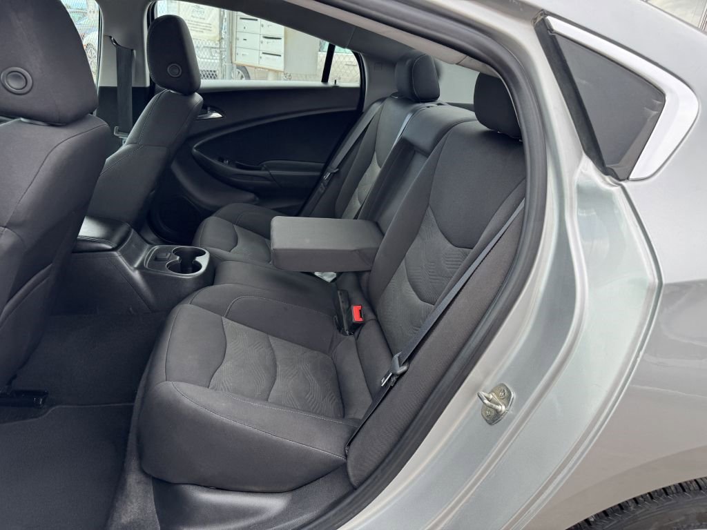 Used 2019 Chevrolet Volt LT w/ Comfort Package image 16
