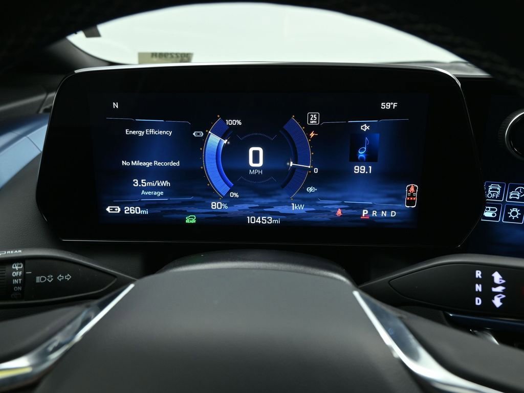 Used 2025 Chevrolet Equinox EV LT w/ Convenience Package image 11