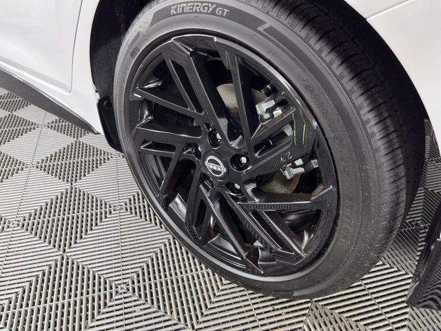 New 2027 Nissan Sentra SR w/ SR Premium Package FWD image 14