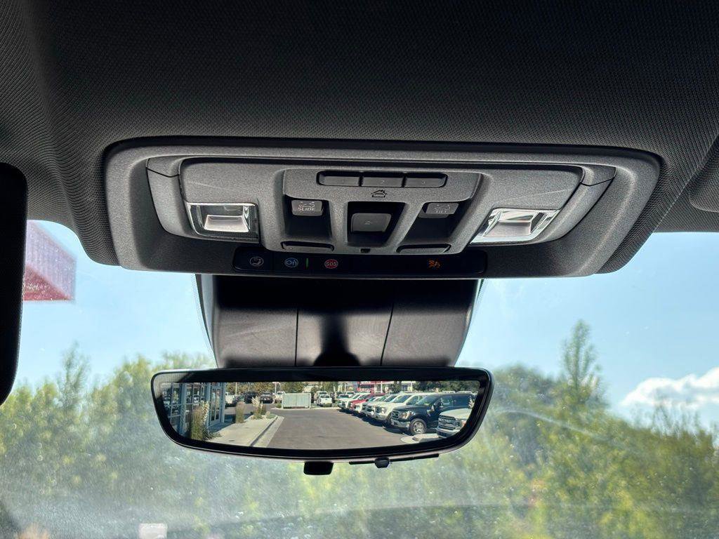 Used 2024 GMC Sierra 3500 Denali w/ Denali Reserve Package image 19