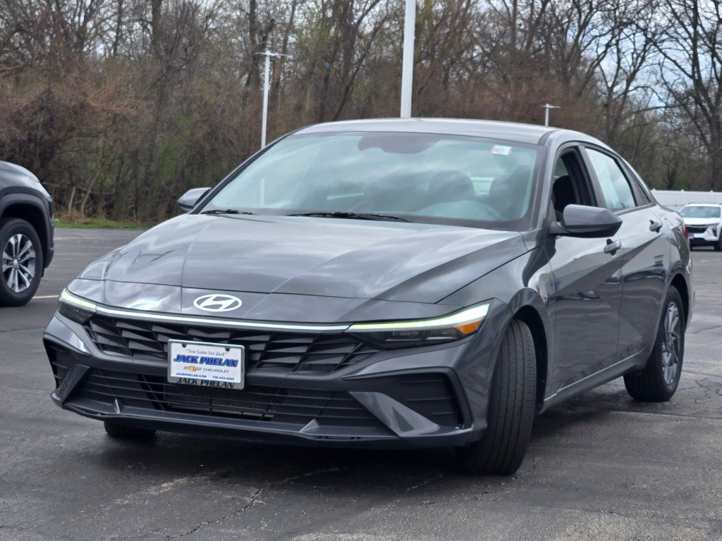 Used 2024 Hyundai Elantra SEL FWD image 5
