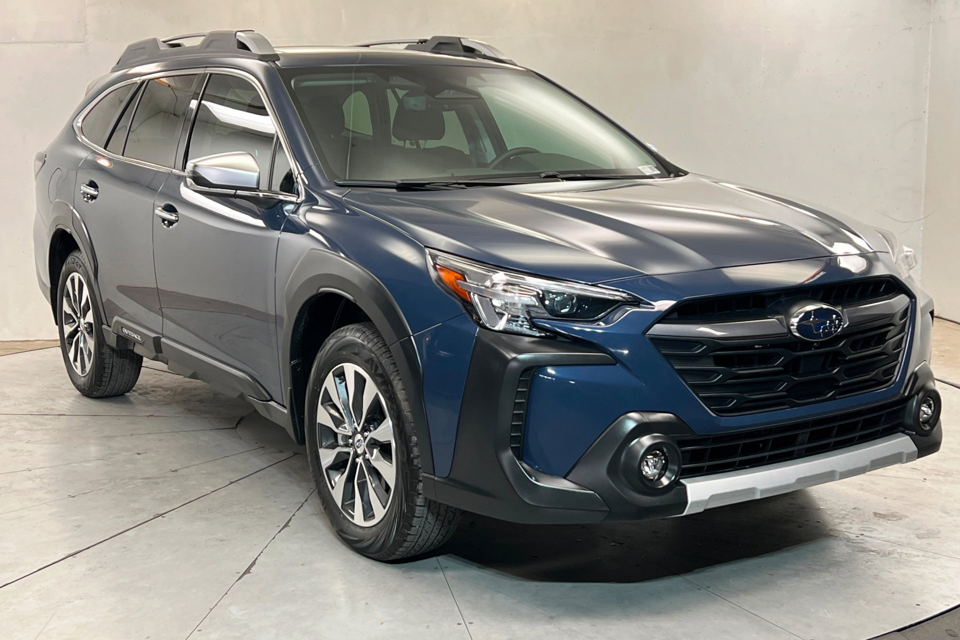 Used 2025 Subaru Outback Touring XT AWD/4WD image 8