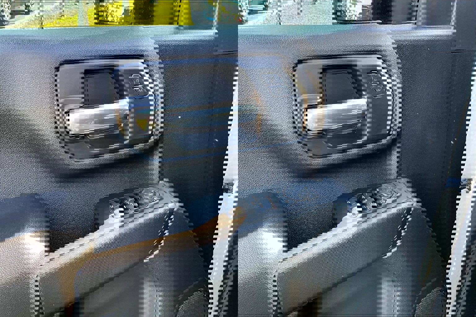 Certified 2025 Chevrolet Silverado 2500 Custom w/ Custom Value Package image 19