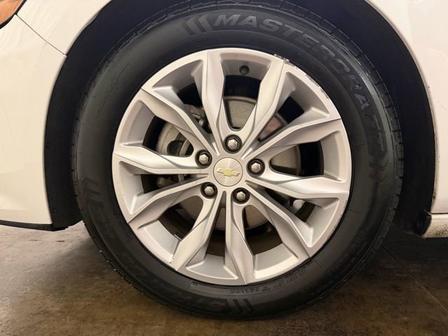 Used 2023 Chevrolet Malibu LT FWD image 11