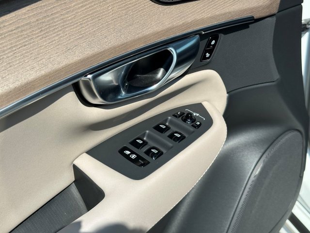New 2026 Volvo XC90 T8 Plus image 18