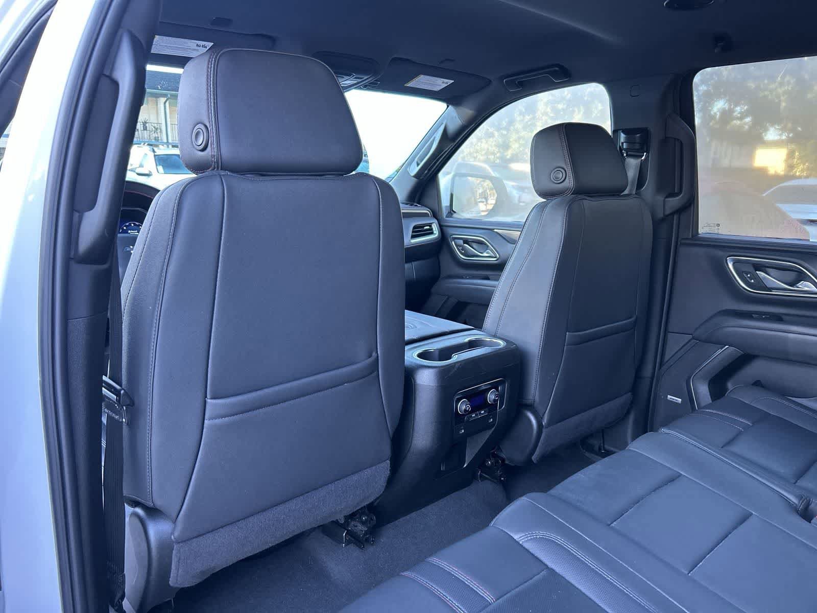 Used 2024 Chevrolet Suburban RST RWD image 12
