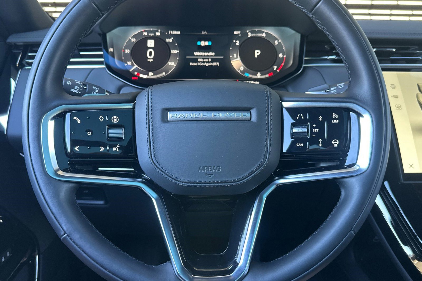 Used 2025 Land Rover Range Rover Sport SE image 18