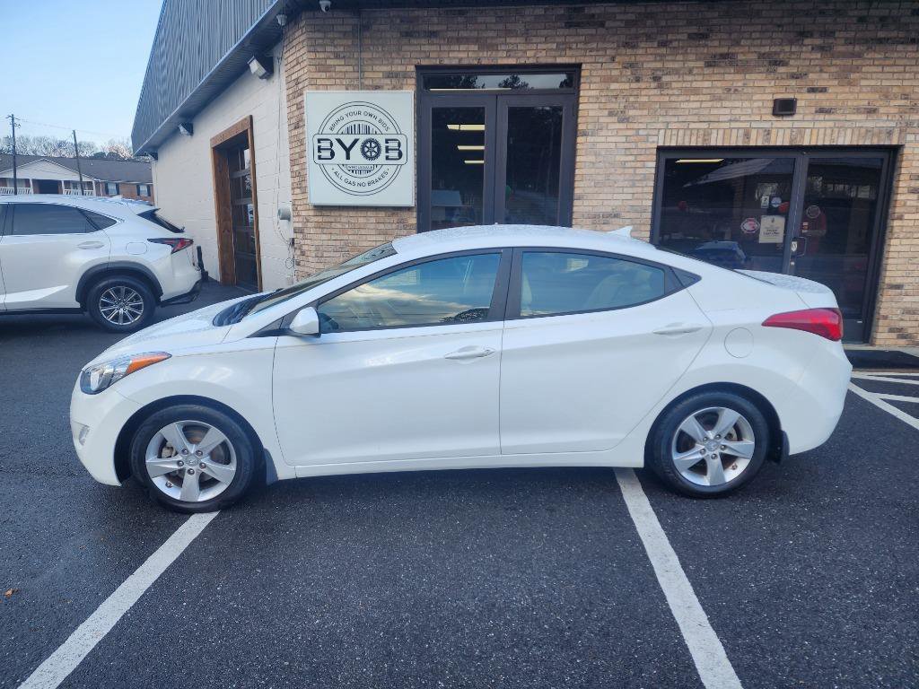 Used 2013 Hyundai Elantra GLS w/ Preferred Pkg FWD image 2