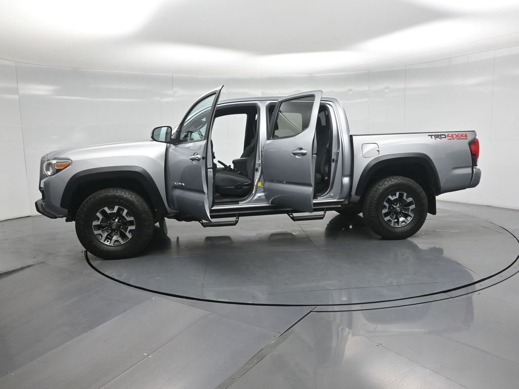 Used 2019 Toyota Tacoma TRD Off-Road w/ Technology Package AWD/4WD image 35
