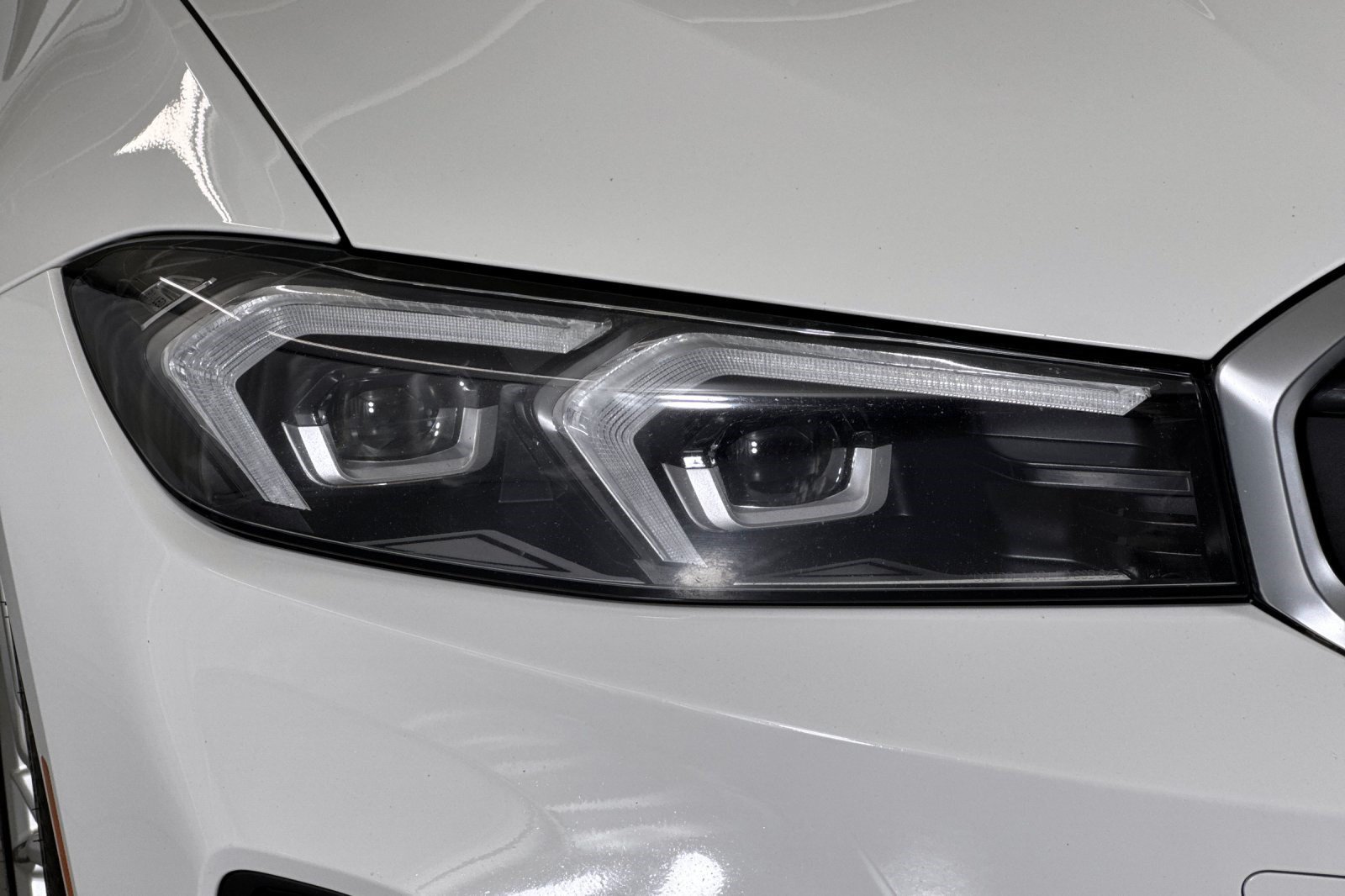 Used 2023 BMW 330e w/ Premium Package RWD image 11