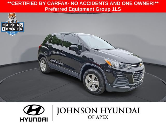 Used 2022 Chevrolet Trax LS w/ Tint and Cruise Package AWD/4WD image 2