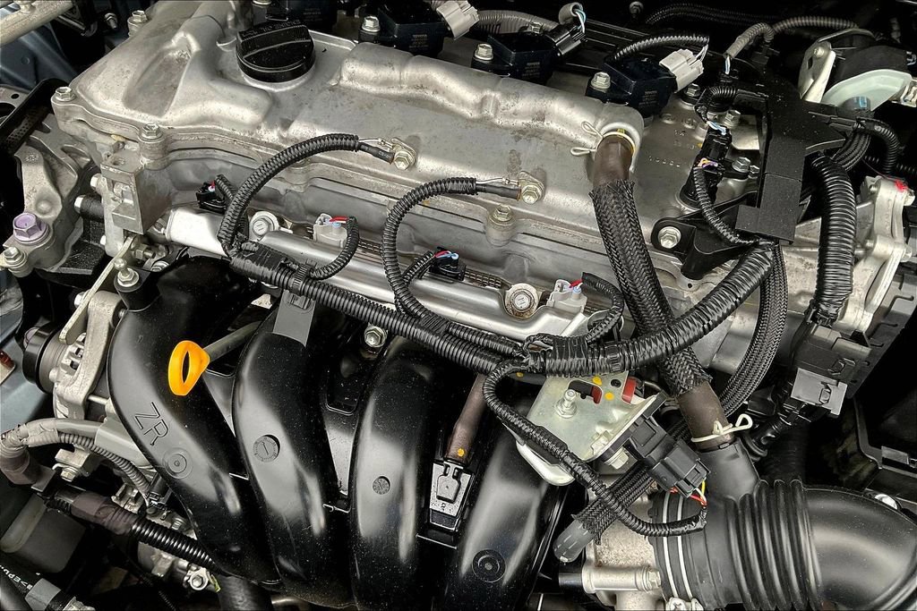 Used 2021 Toyota Corolla LE FWD image 32