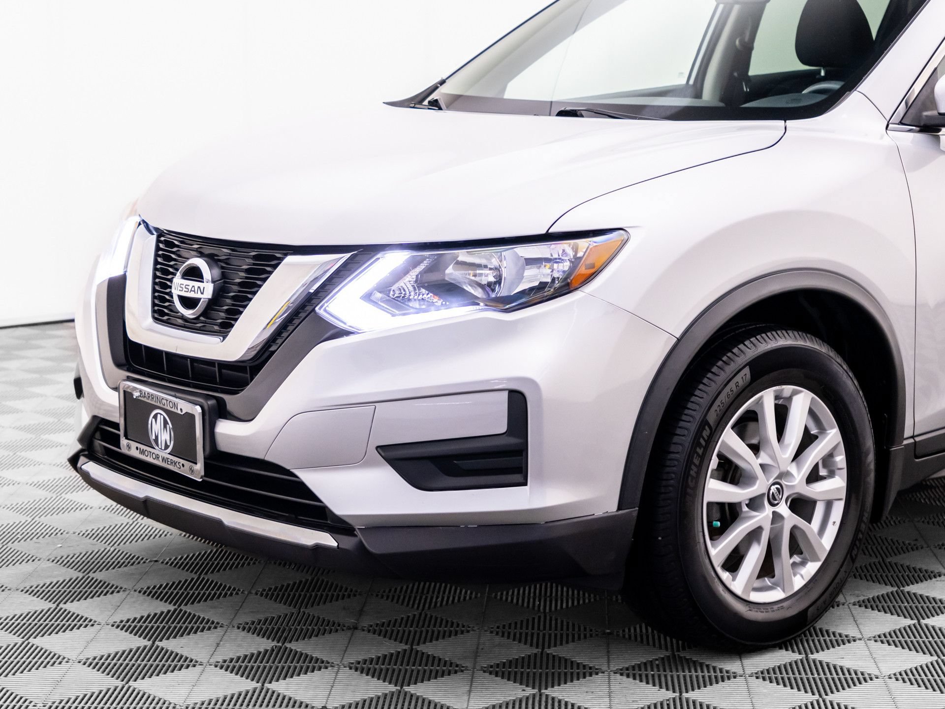 Used 2017 Nissan Rogue SV AWD/4WD image 34