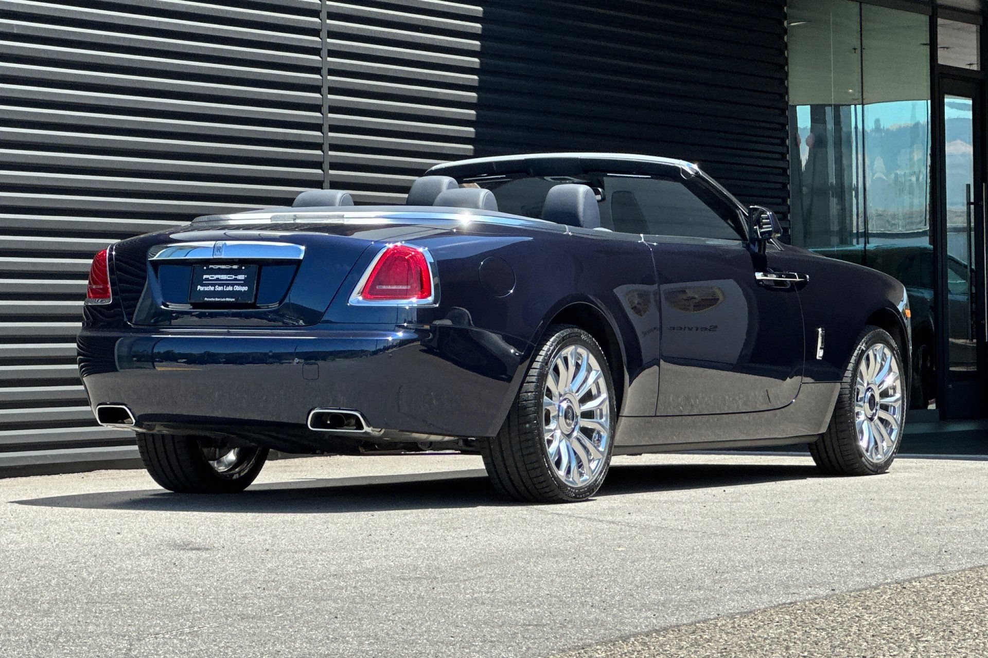 Used 2019 Rolls-Royce Dawn RWD image 8