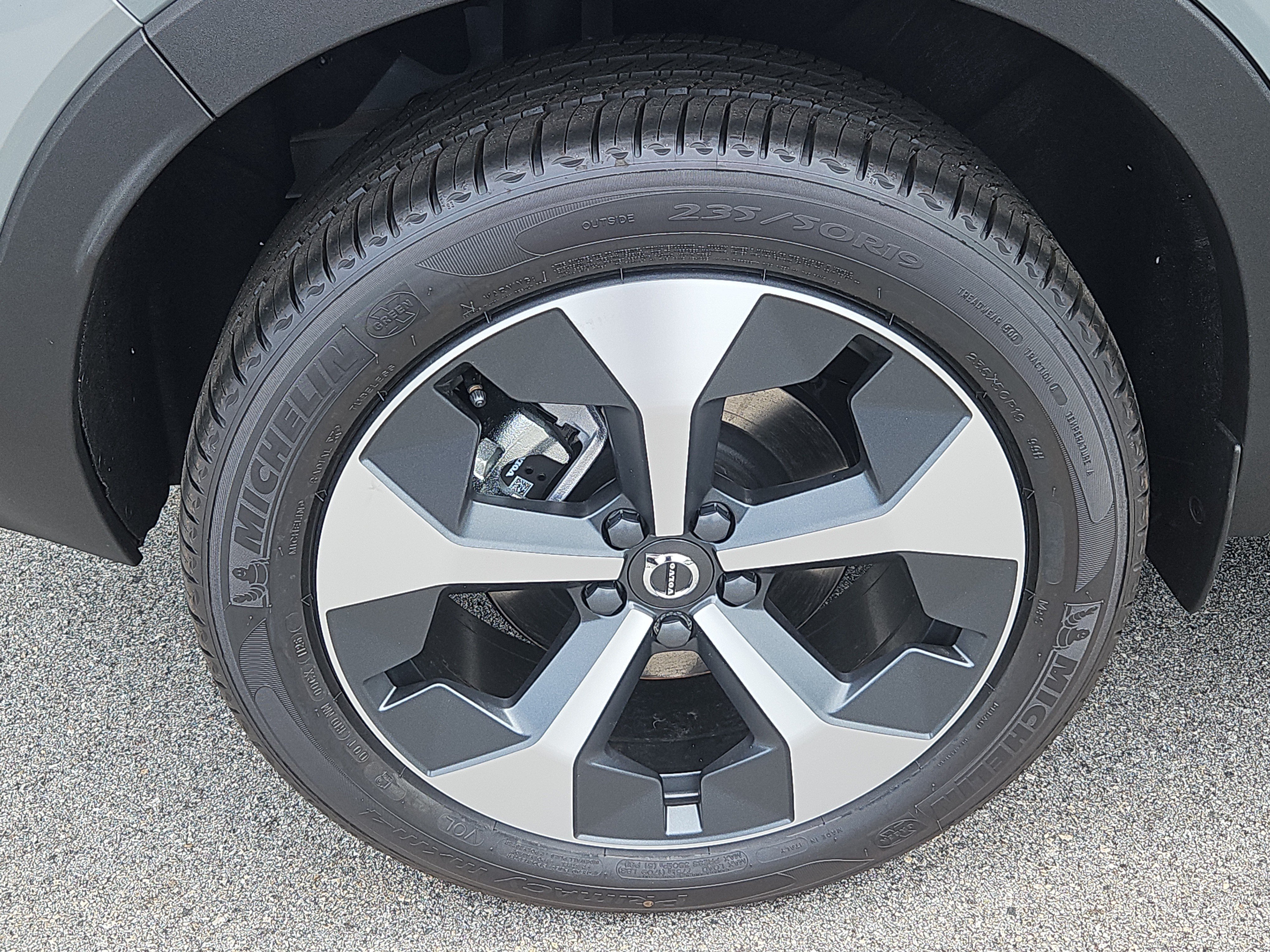New 2026 Volvo XC40 B5 Plus w/ Protection Package Premier AWD/4WD image 20