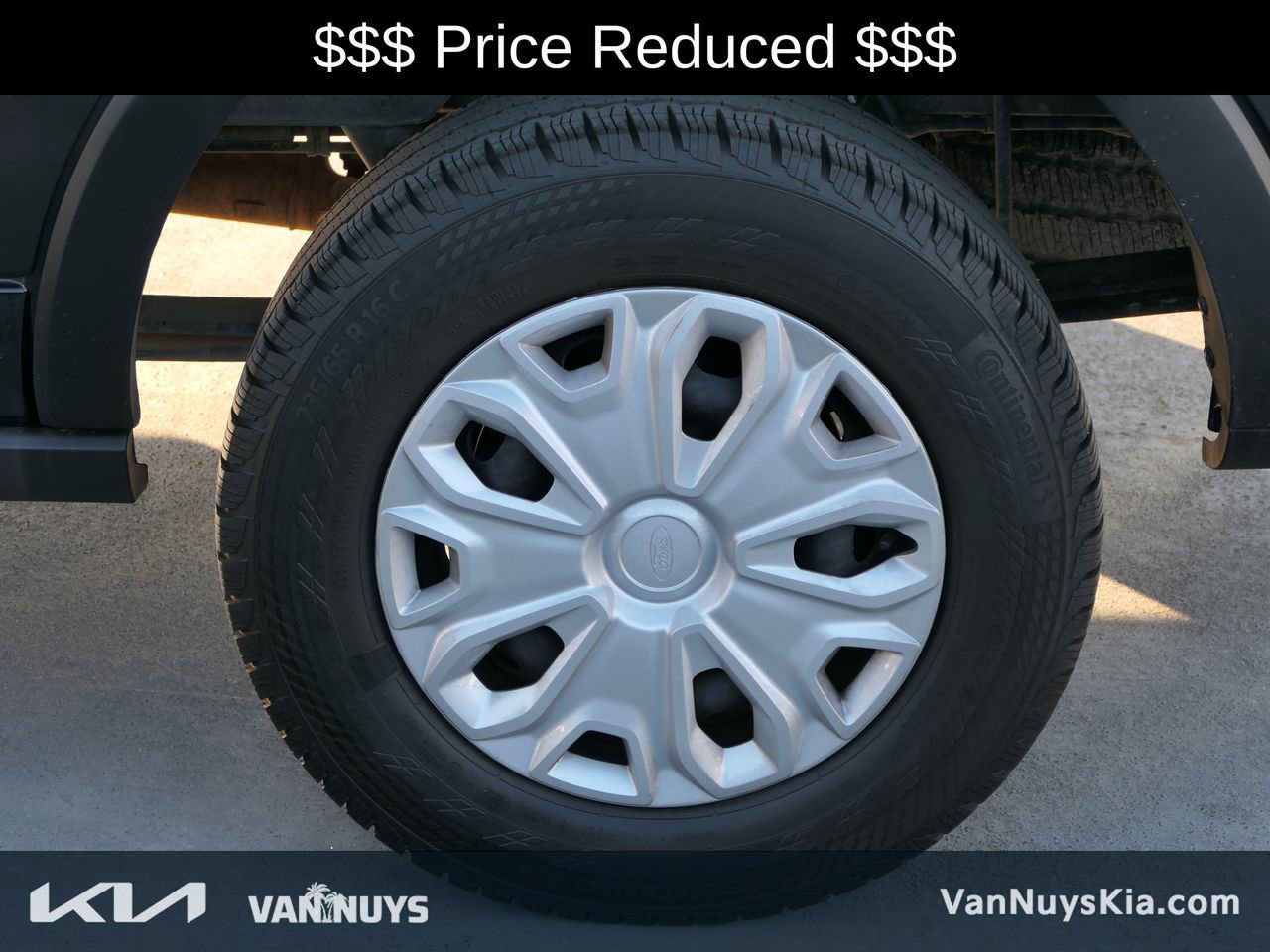 Used 2024 Ford Transit 350 XLT image 9