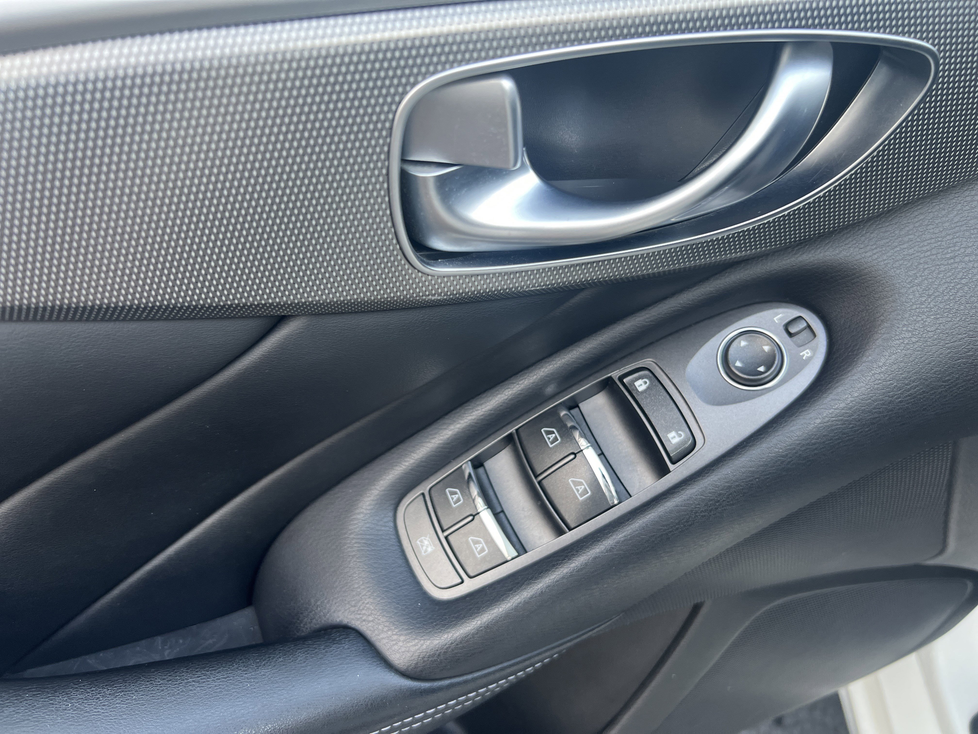 Used 2014 INFINITI Q50 Premium w/ All Weather Package image 26