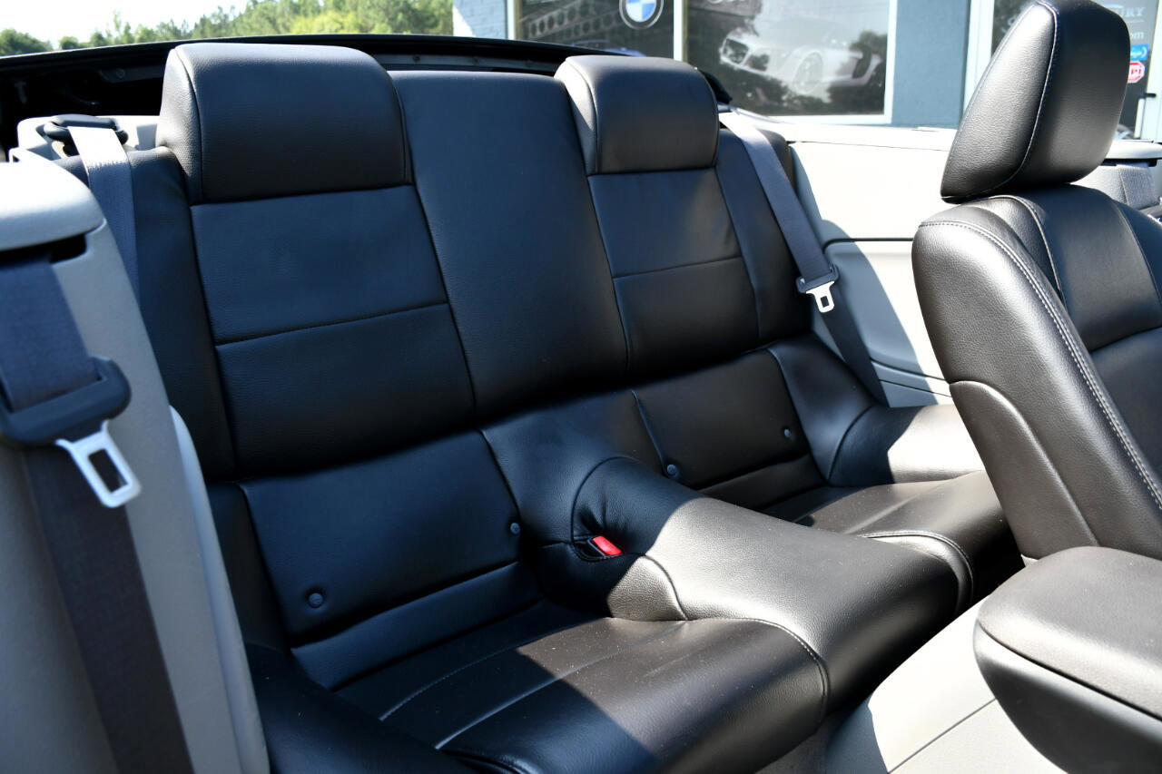 Used 2009 Ford Mustang Convertible image 30