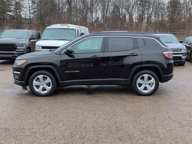Certified 2019 Jeep Compass Latitude w/ Cold Weather Group image 2