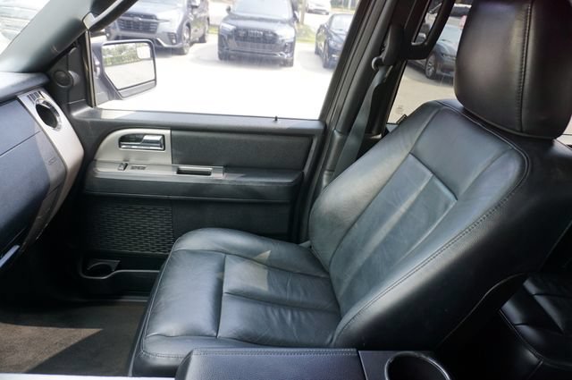 Used 2017 Ford Expedition EL XLT w/ Equipment Group 201A RWD image 30