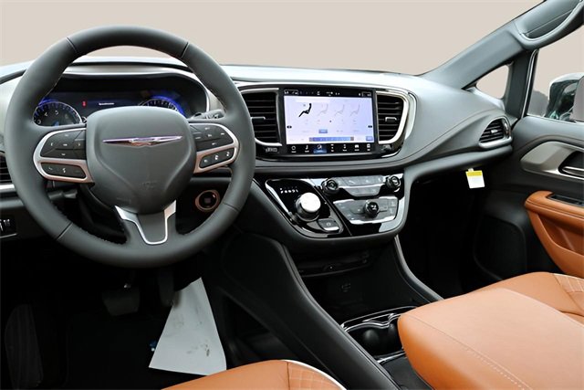 New 2026 Chrysler Pacifica Pinnacle image 14