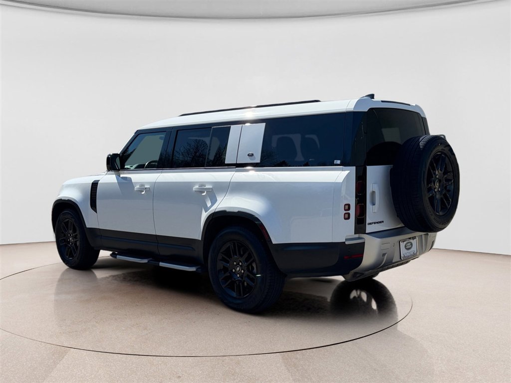 Used 2024 Land Rover Defender 130 S image 3