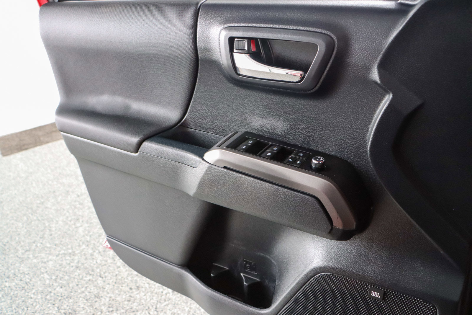 Used 2018 Toyota Tacoma TRD Off-Road image 26