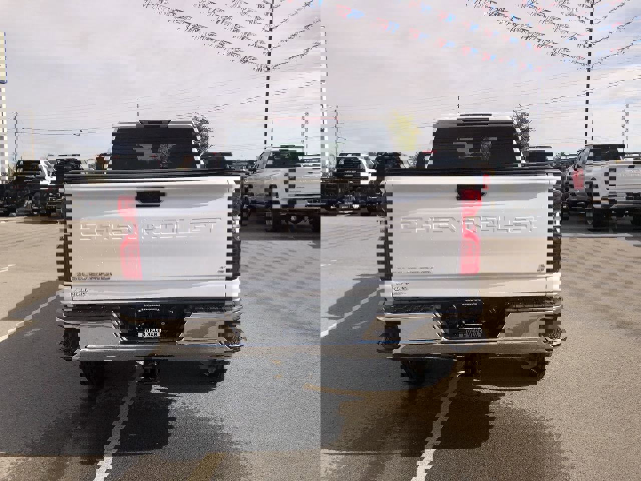 Used 2024 Chevrolet Silverado 2500 LT w/ Convenience Package image 10