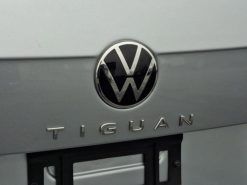 Used 2024 Volkswagen Tiguan Wolfsburg Edition image 33