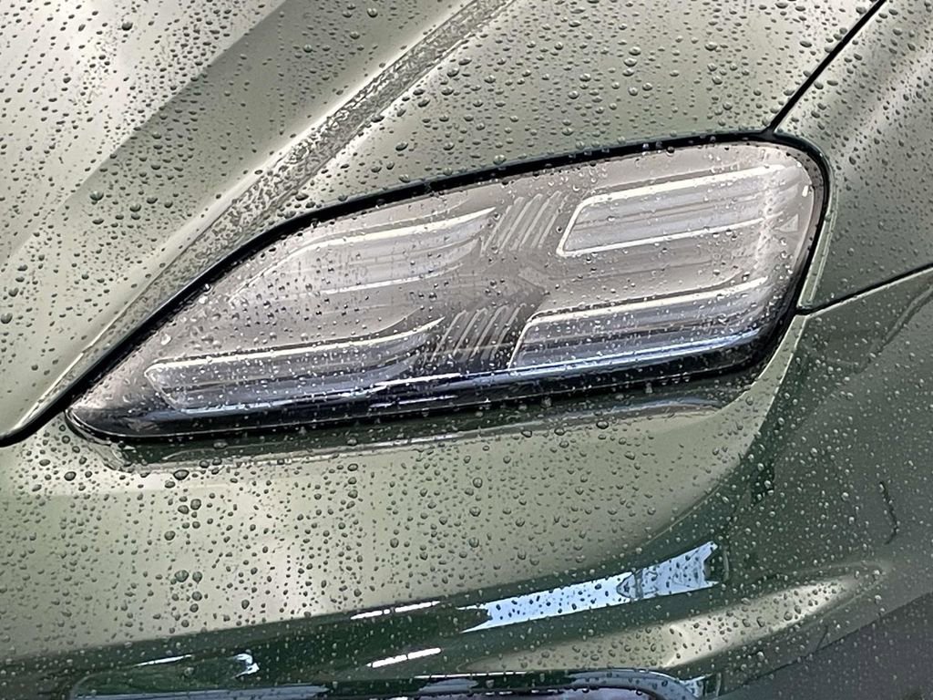 Certified 2025 Porsche Macan 4 Electric image 15
