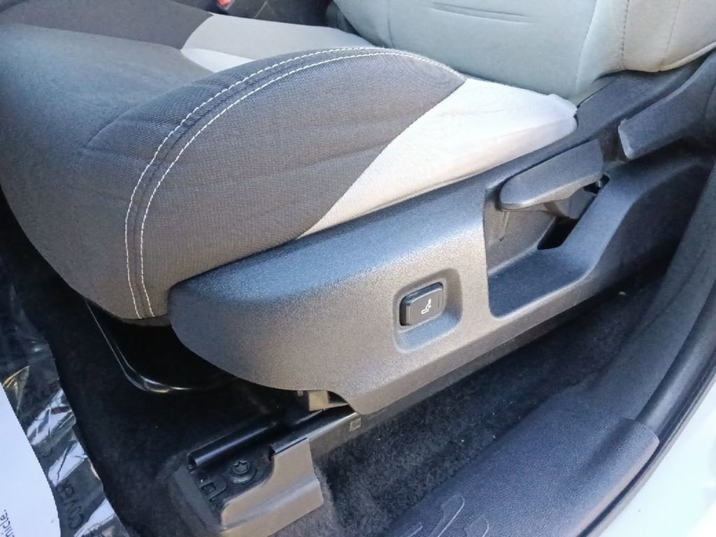 Used 2024 Toyota Tacoma TRD Off-Road image 16