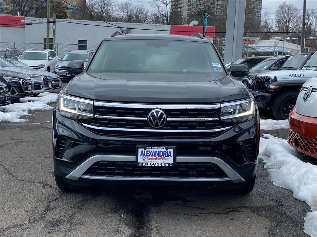 Certified 2022 Volkswagen Atlas SE image 2