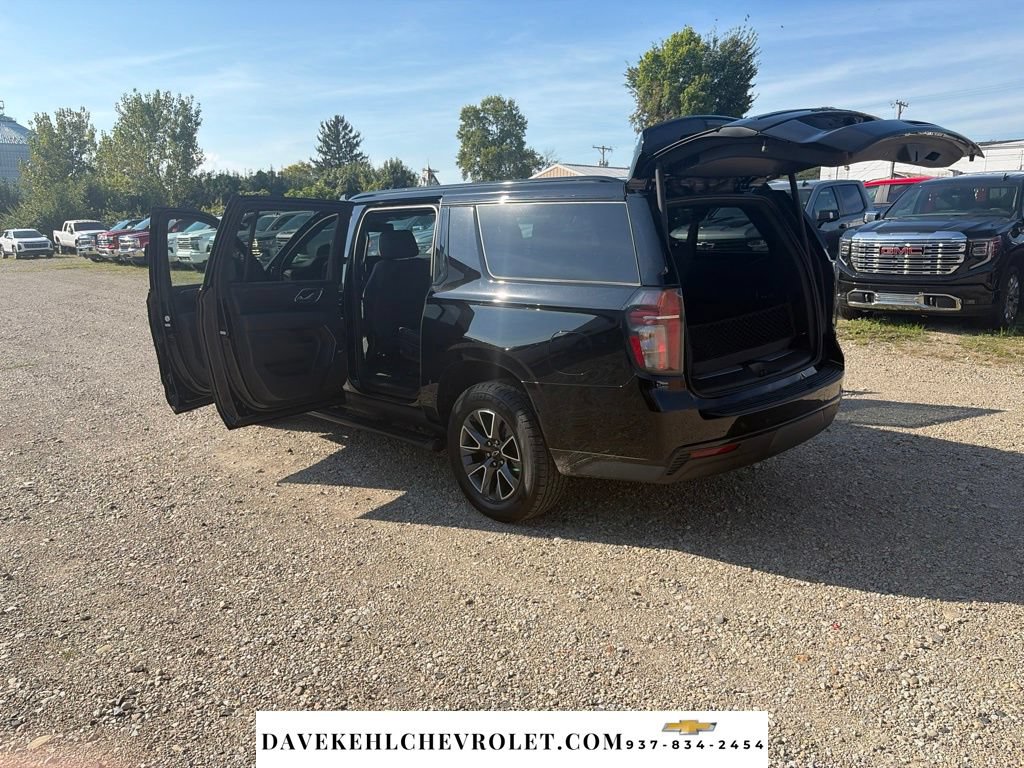 Used 2024 Chevrolet Suburban Z71 w/ Luxury Package AWD/4WD image 31