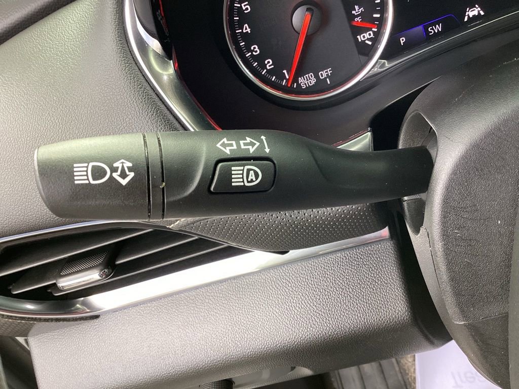 Used 2022 Chevrolet Traverse Premier image 31