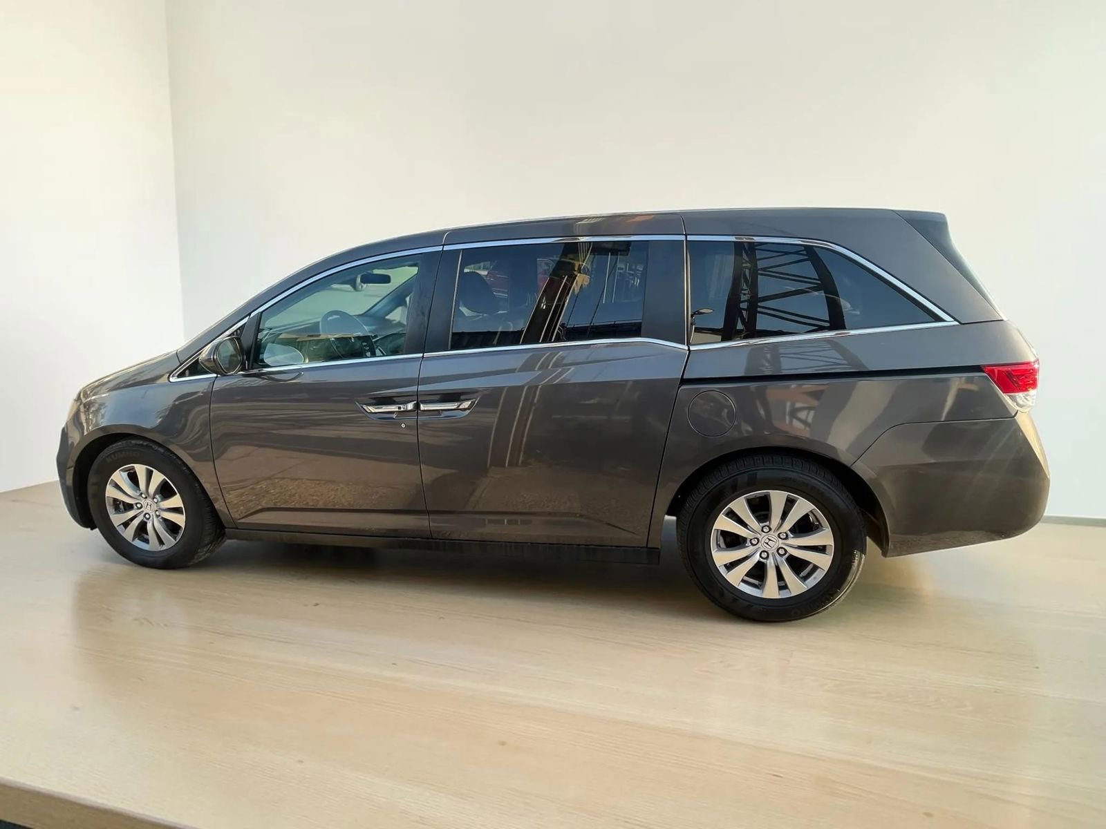 Used 2016 Honda Odyssey EX image 10