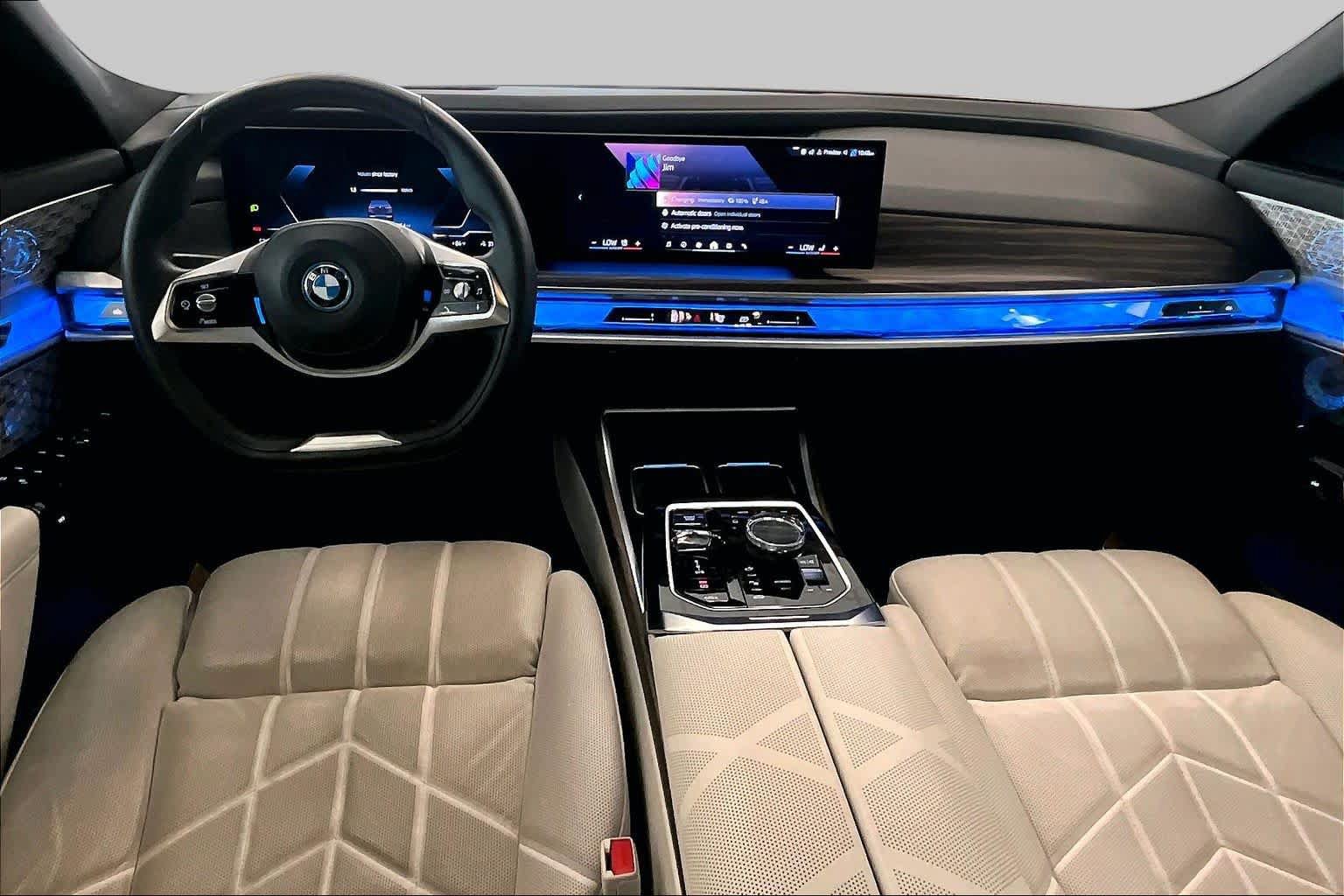 Used 2024 BMW i7 xDrive60 w/ Executive Package AWD/4WD image 14