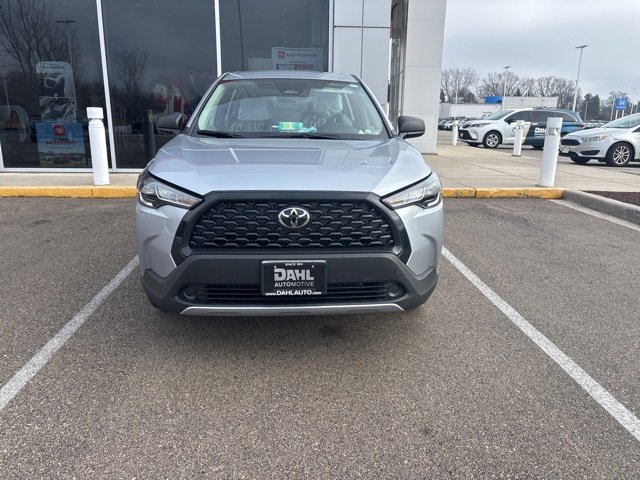 Used 2024 Toyota Corolla Cross L image 2