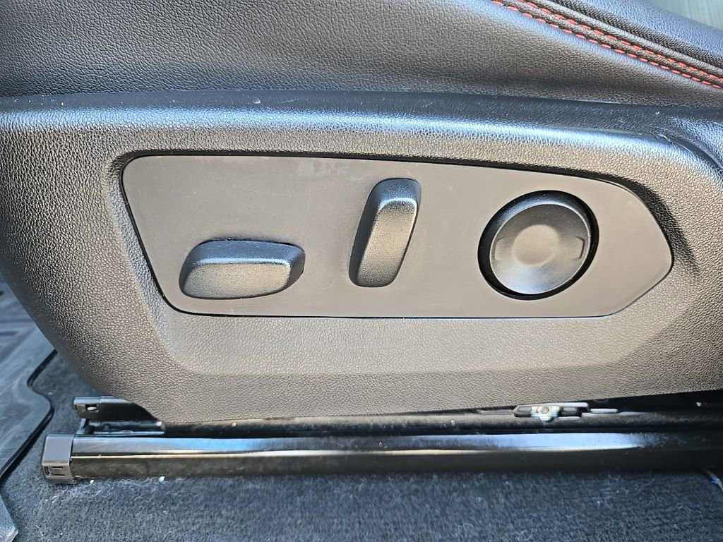 Used 2023 GMC Canyon AT4X image 15