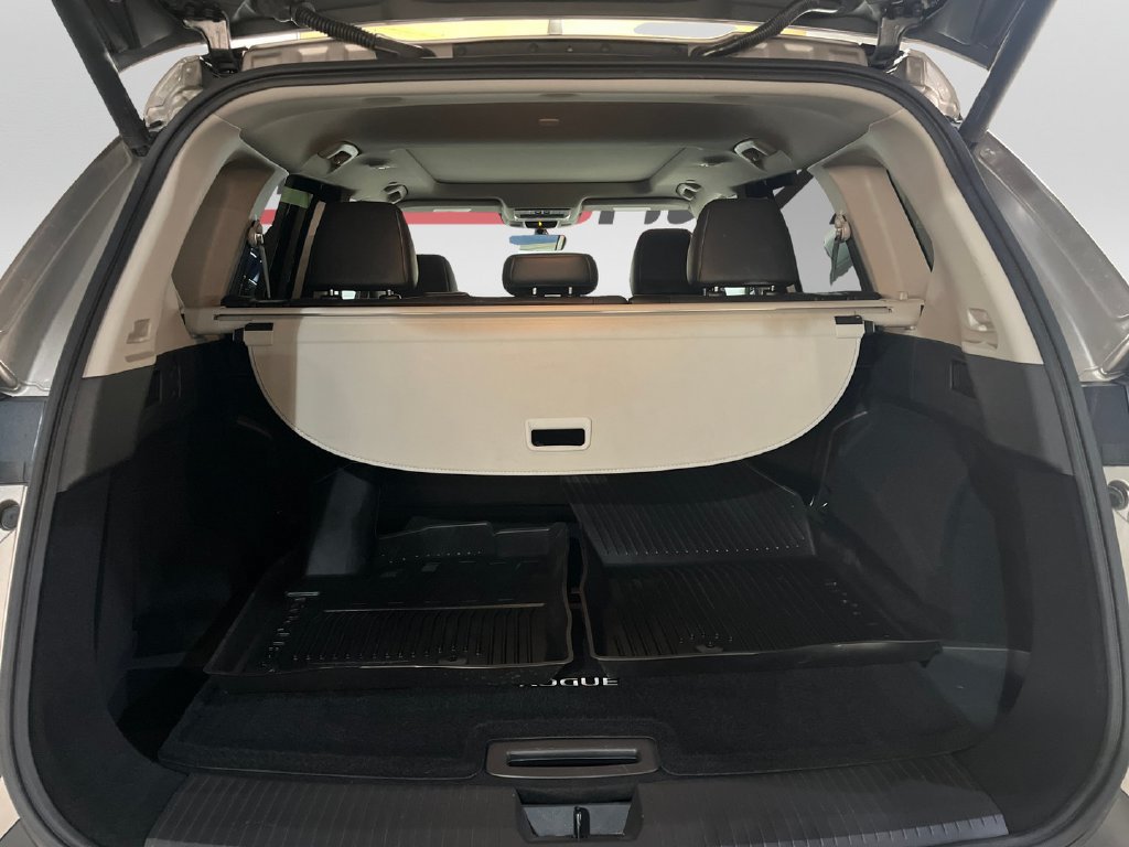 Used 2023 Nissan Rogue Platinum w/ Platinum Premium Package FWD image 19