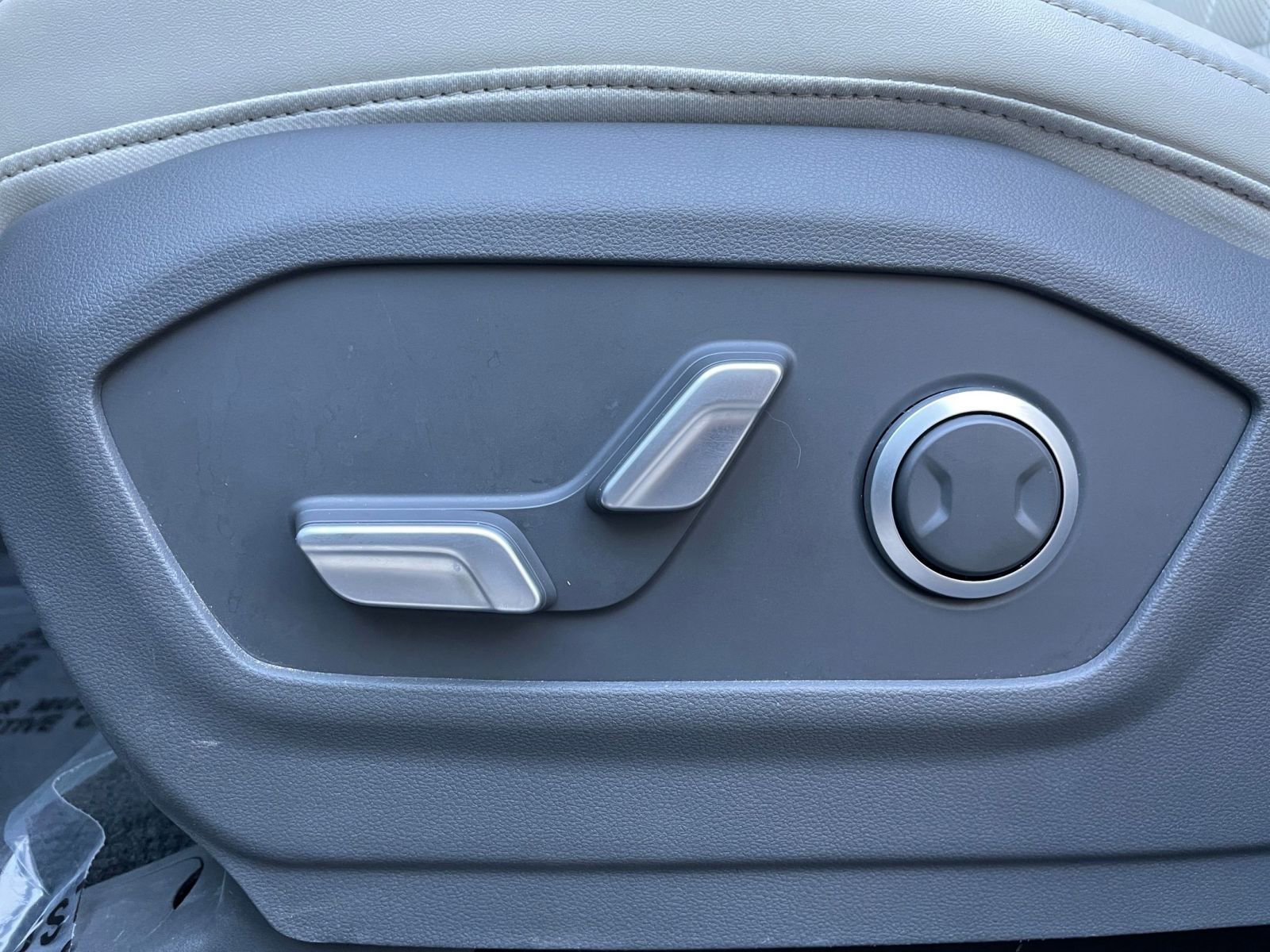 Used 2025 Hyundai Santa Fe SEL image 24