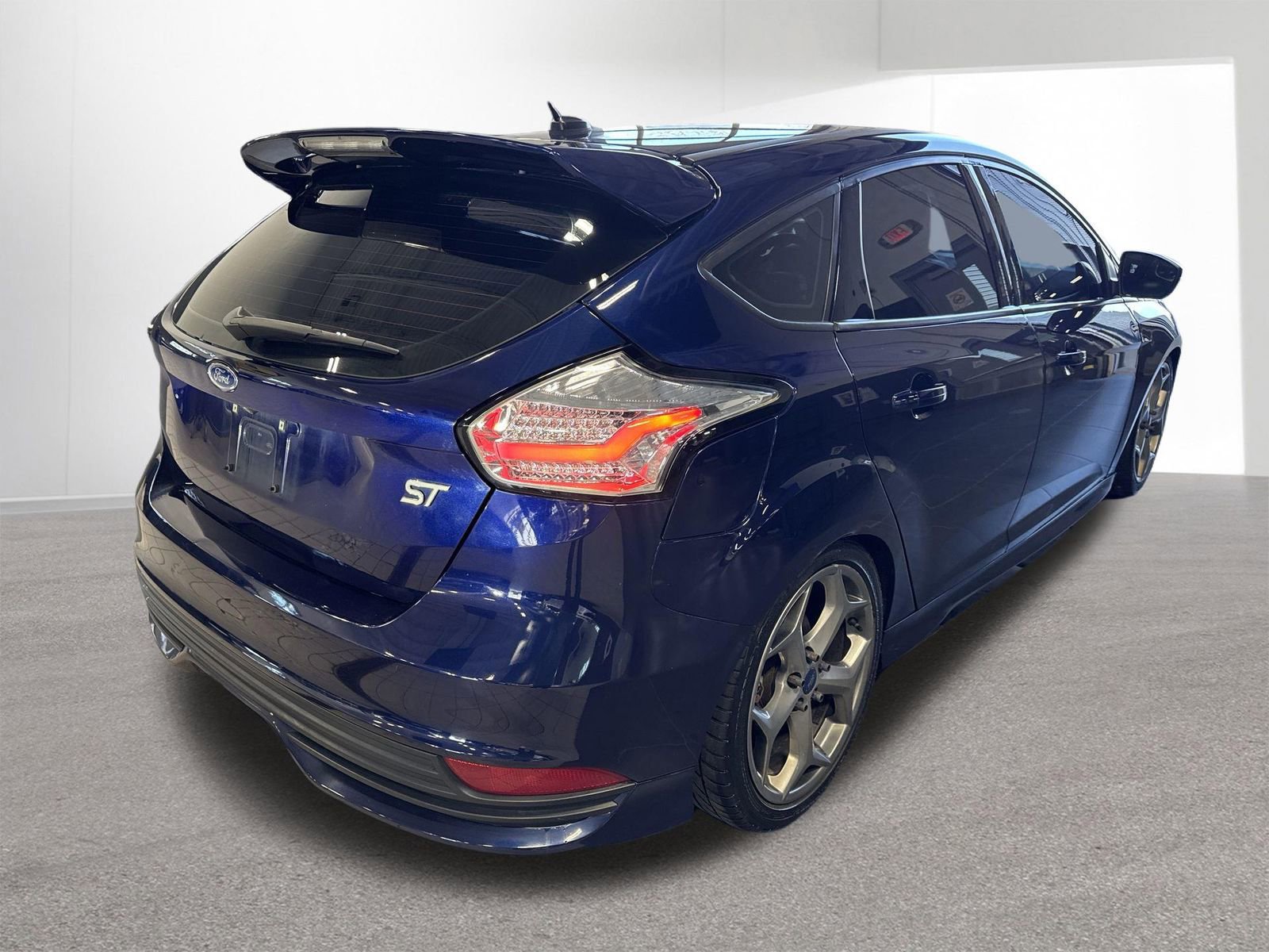 Used 2016 Ford Focus ST FWD image 39