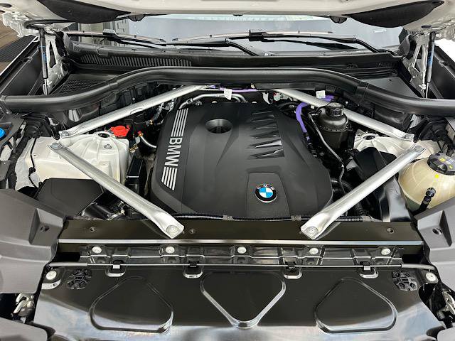 Used 2024 BMW X5 xDrive40i w/ Premium Package AWD/4WD image 13
