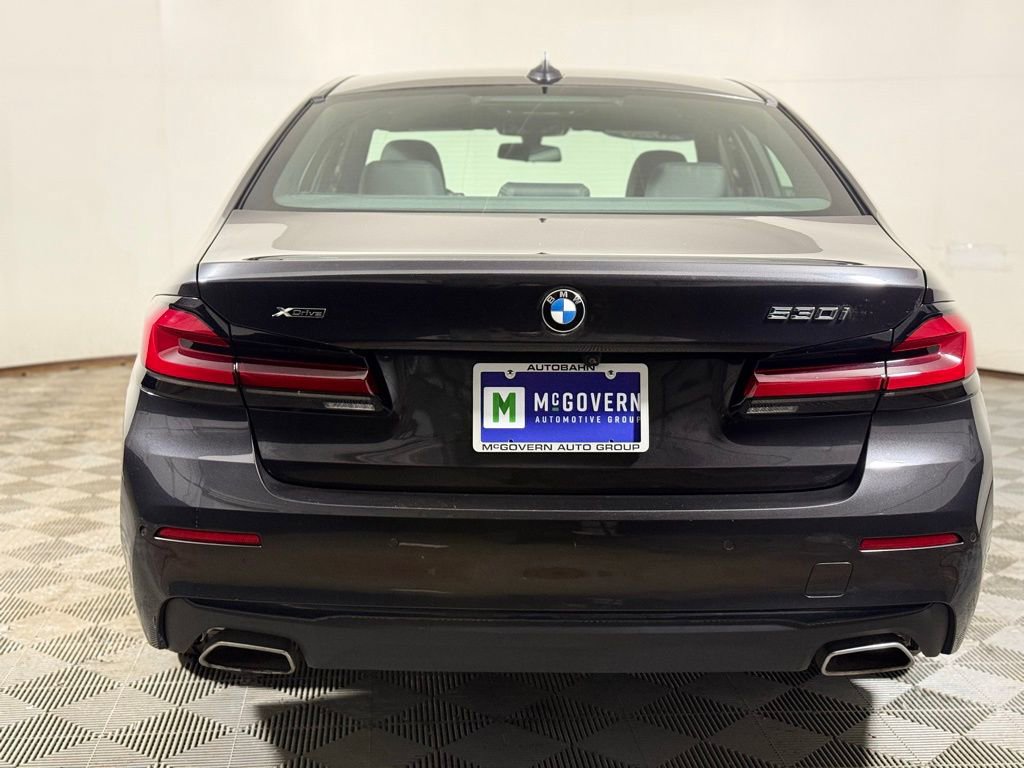 Used 2023 BMW 530i xDrive w/ Convenience Package AWD/4WD image 5