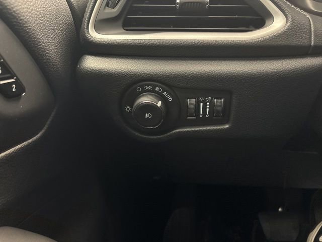 New 2026 Chrysler Pacifica Select image 35