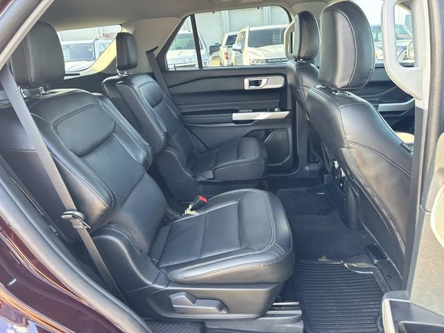 Used 2023 Ford Explorer Limited w/ Equipment Group 301A AWD/4WD image 12