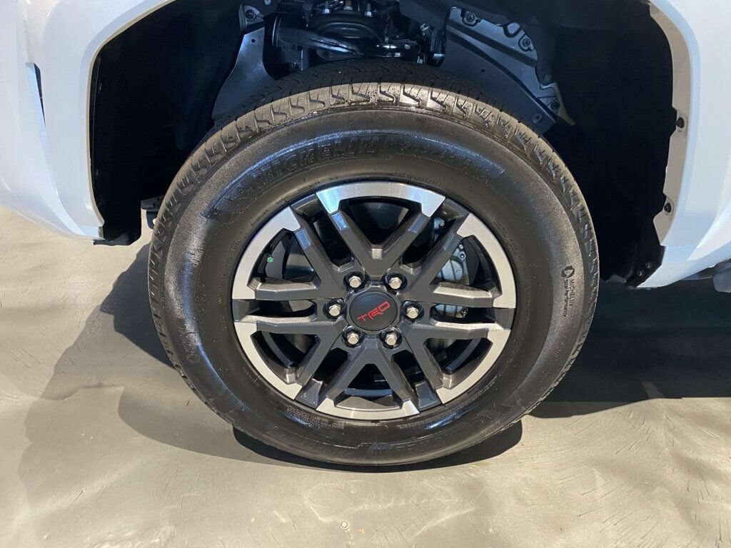 Used 2025 Toyota Tacoma TRD Sport w/ TRD Sport Premium Package AWD/4WD image 10