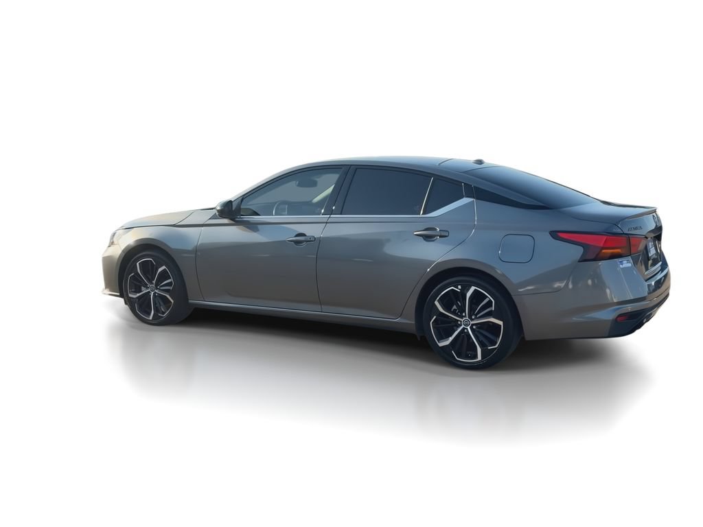 Used 2023 Nissan Altima 2.5 SR FWD image 6