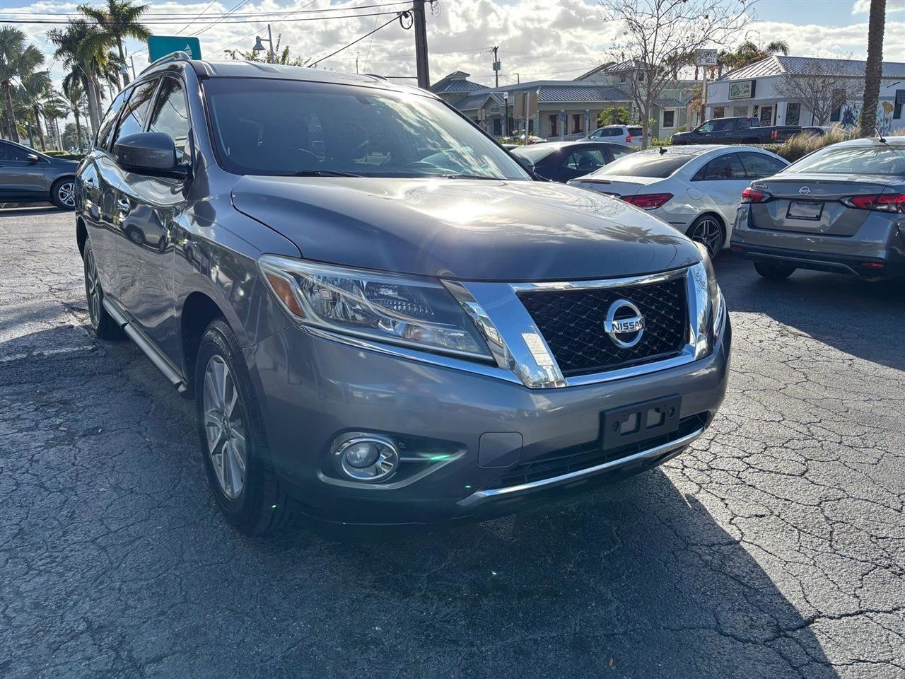 Used 2016 Nissan Pathfinder SV FWD image 7