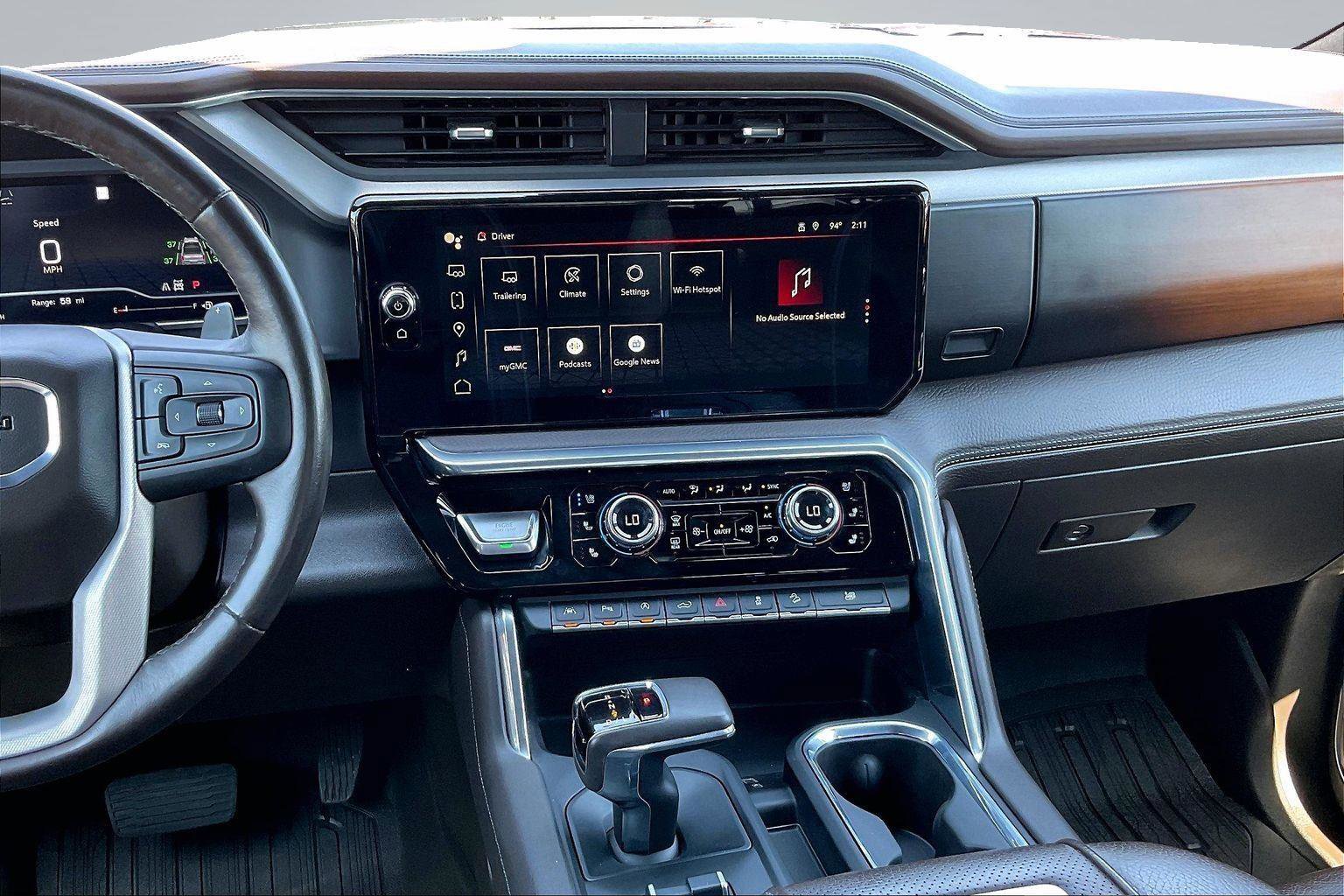 Used 2022 GMC Sierra 1500 Denali w/ Technology Package AWD/4WD image 7