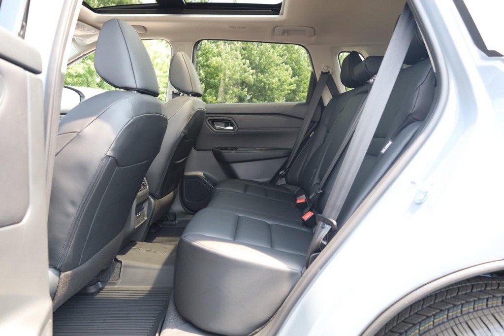 New 2026 Nissan Rogue Dark Armor AWD/4WD image 21